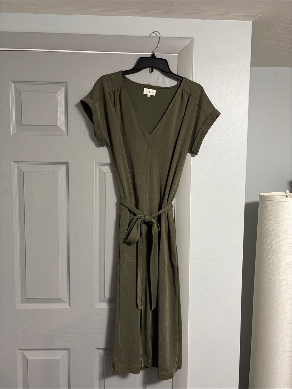 Lou & Grey Olive Green V-Neck Tie-Waist Maxi Dress